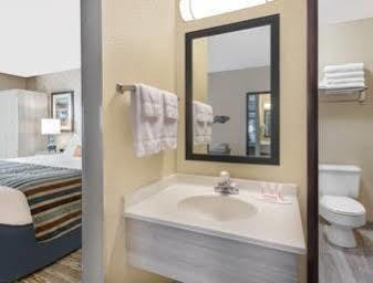 Silverstone Inn & Suites Spokane Valley Dış mekan fotoğraf